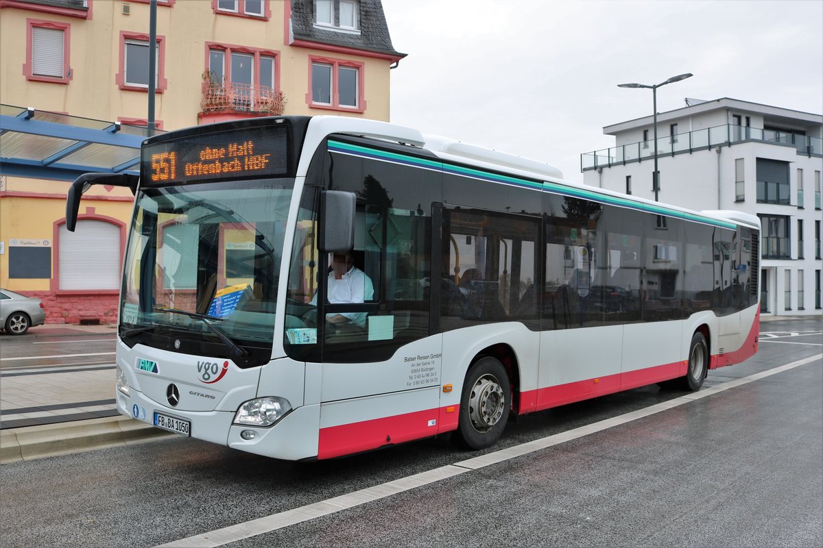 VGO/Balser Reisen Mercedes Benz Citaro 2 auf der Linie 551 in Bad Vilbel Bhf. Seit dem Fahrplanwechsel fährt diese Linie nicht mehr Offenbach Hbf an. Dafür kann man die neue Schnellbuslinie X97 benutzten. Die Linie 551 fährt jetzt über Offenbach nach Neu-Isenburg Gravenbruch Ost