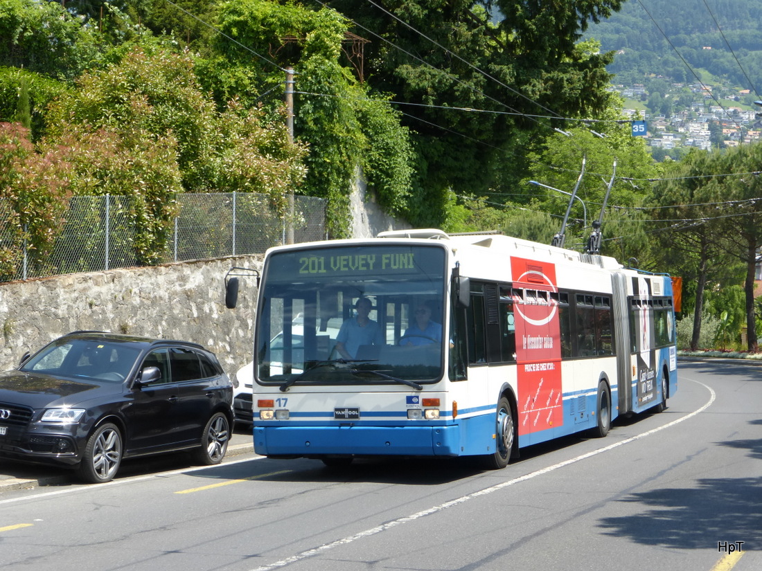 VMCV - VanHool Trolleybus Nr.17 unterwegs bei Clarens am 07.06.2015