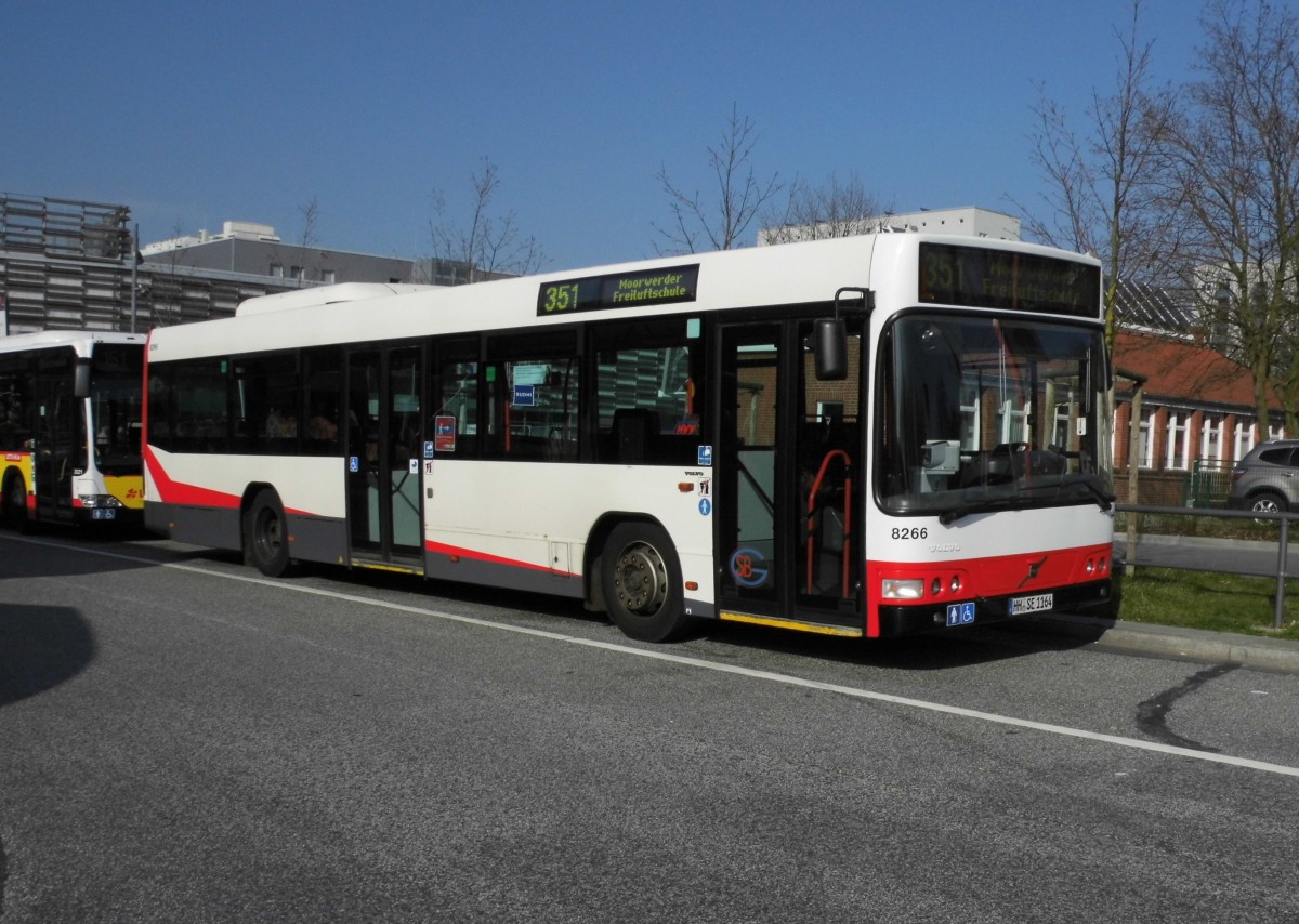 Volvo 7000 L SB 8266 auf Linie 351 am S Wilhelmsburg, 9.4.15