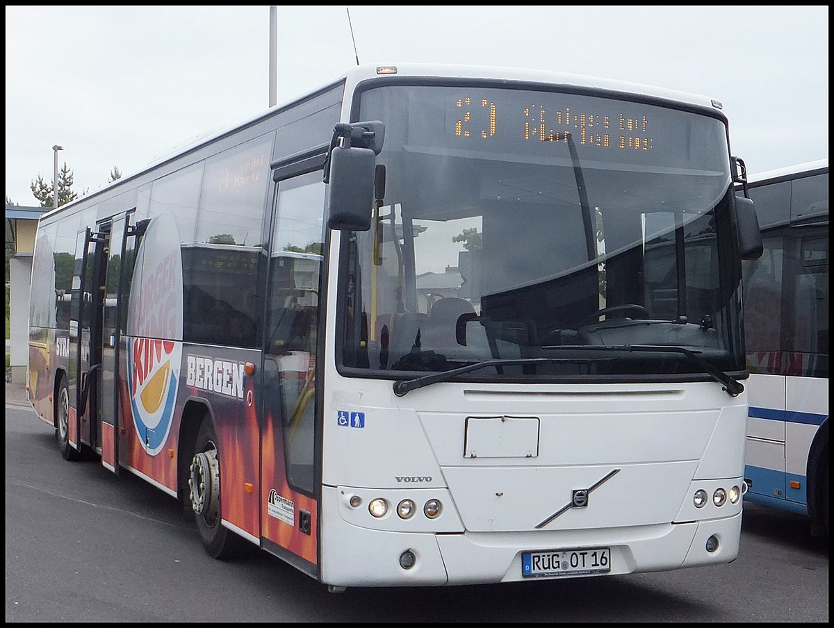 Volvo 8700 der Oppermann Transporte aus Deutschland in Sassnitz am 31.05.2014