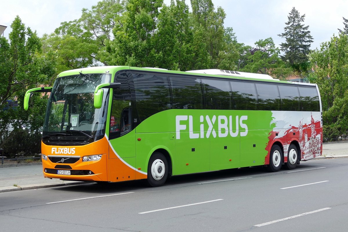 Volvo 9700 von Biuro Podrozy Interglobus Tour /Flixbus aus Polen. Berlin -Charlottenburg im Juni 2020.