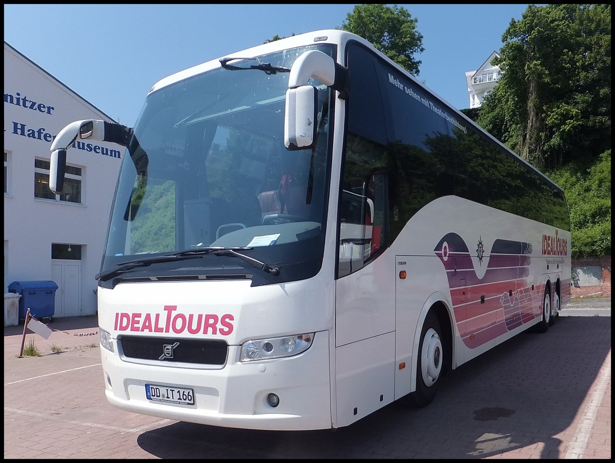Volvo 9700 von Ideal-Tours aus Deutschland im Stadthafen Sassnitz am 08.06.2013