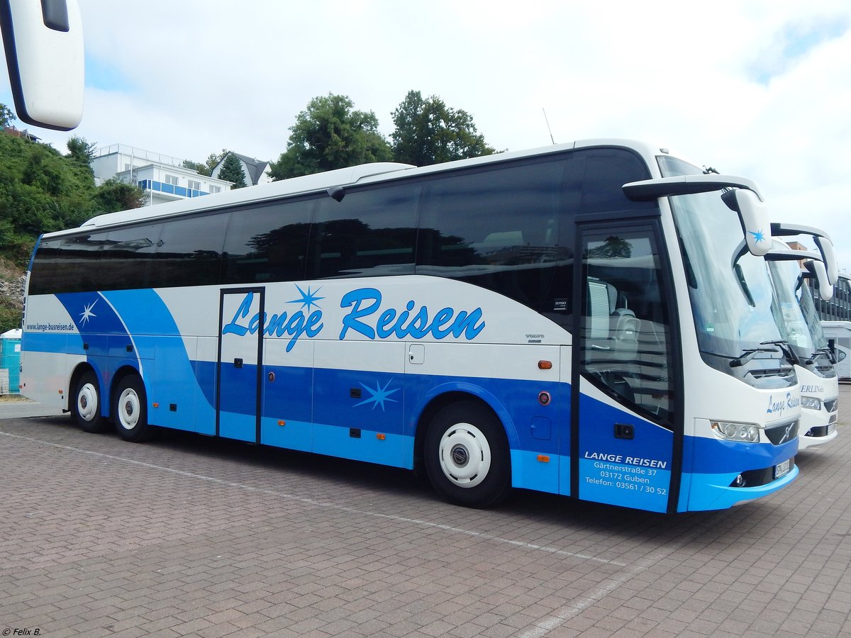 Volvo 9700 von Lange Reisen aus Deutschland im Stadthafen Sassnitz am 14.07.2018