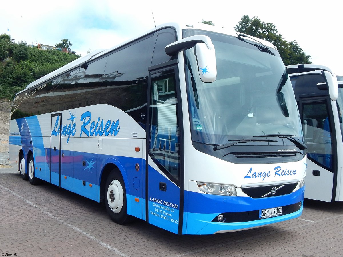 Volvo 9700 von Lange Reisen aus Deutschland im Stadthafen Sassnitz am 14.07.2018