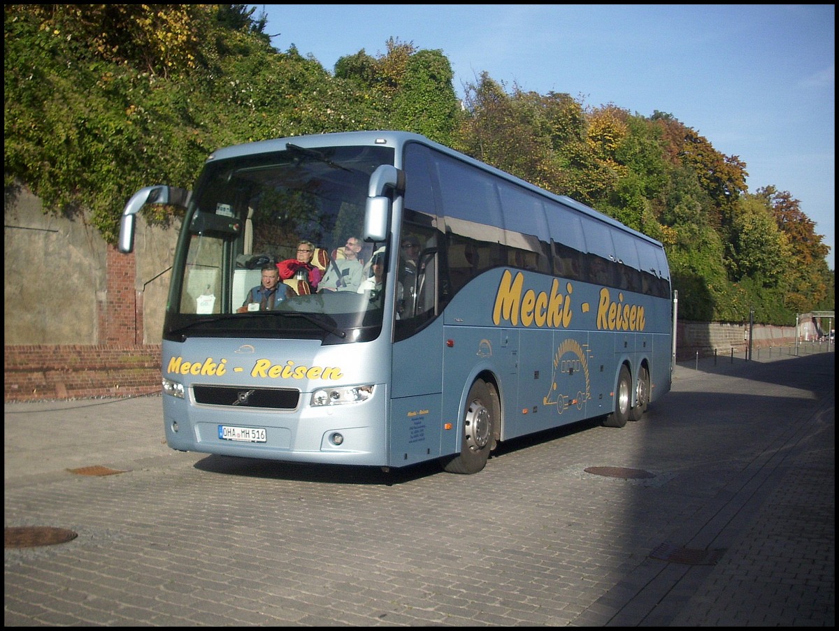 Volvo 9700 von Mecki-Reisen aus Deutschland im Stadthafen Sassnitz am 20.10.2012