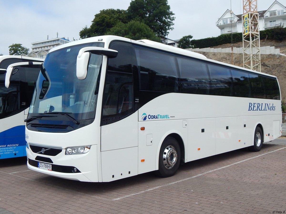 Volvo 9700 von Odra Travel aus Polen im Stadthafen Sassnitz am 14.07.2018