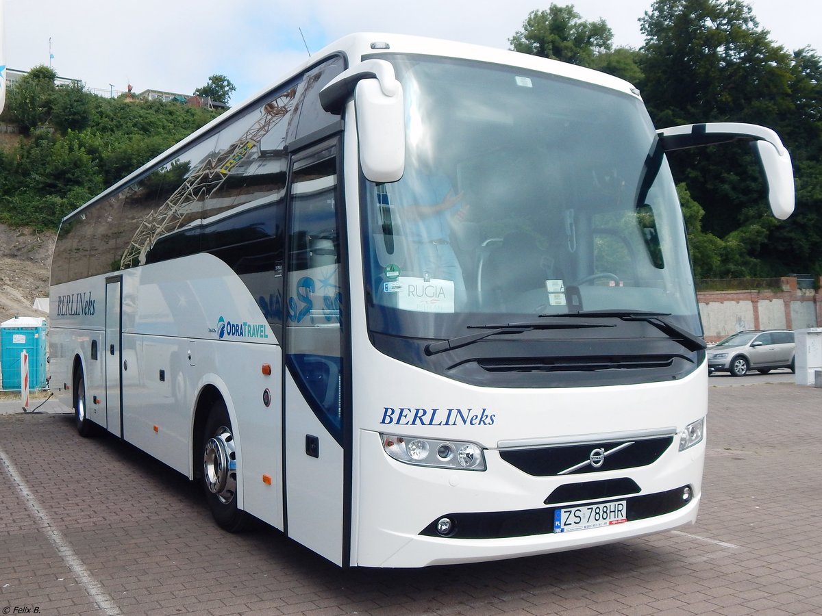 Volvo 9700 von Odra Travel aus Polen im Stadthafen Sassnitz am 14.07.2018