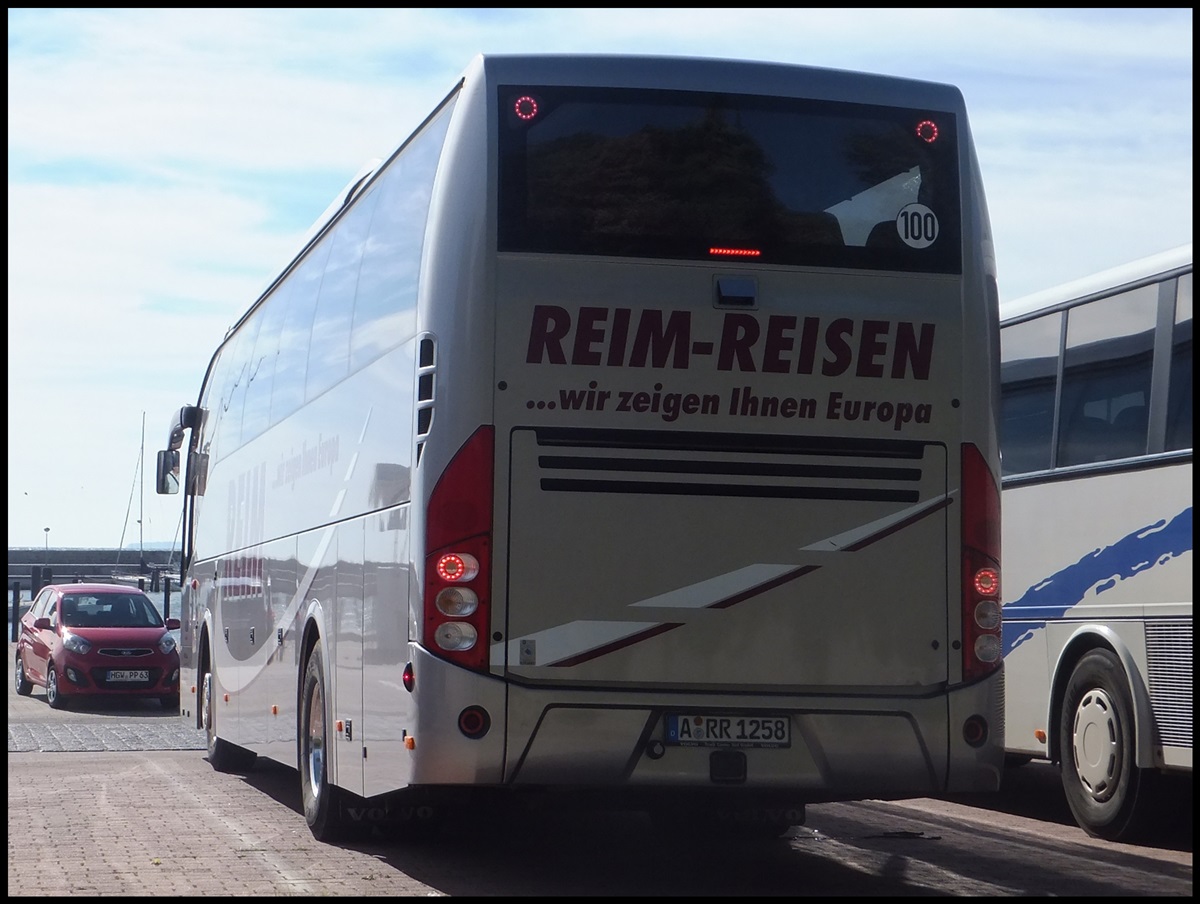 Volvo 9700 von Reim Reisen aus Deutschland im Stadthafen Sassnitz am 08.09.2013