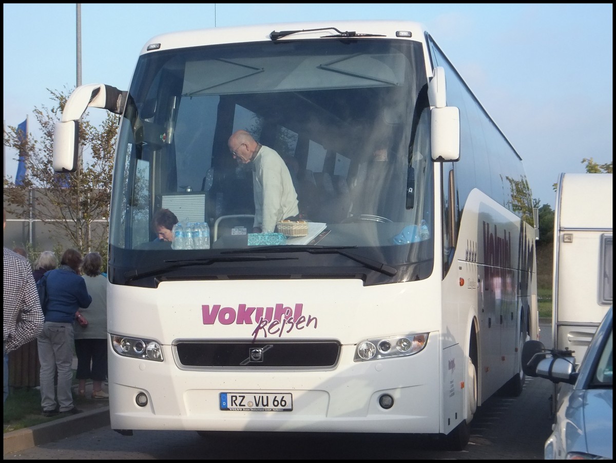 Volvo 9700 von Vokuhl Reisen aus Deutschland bei der Raststtte Fuchsberg am 22.09.2013