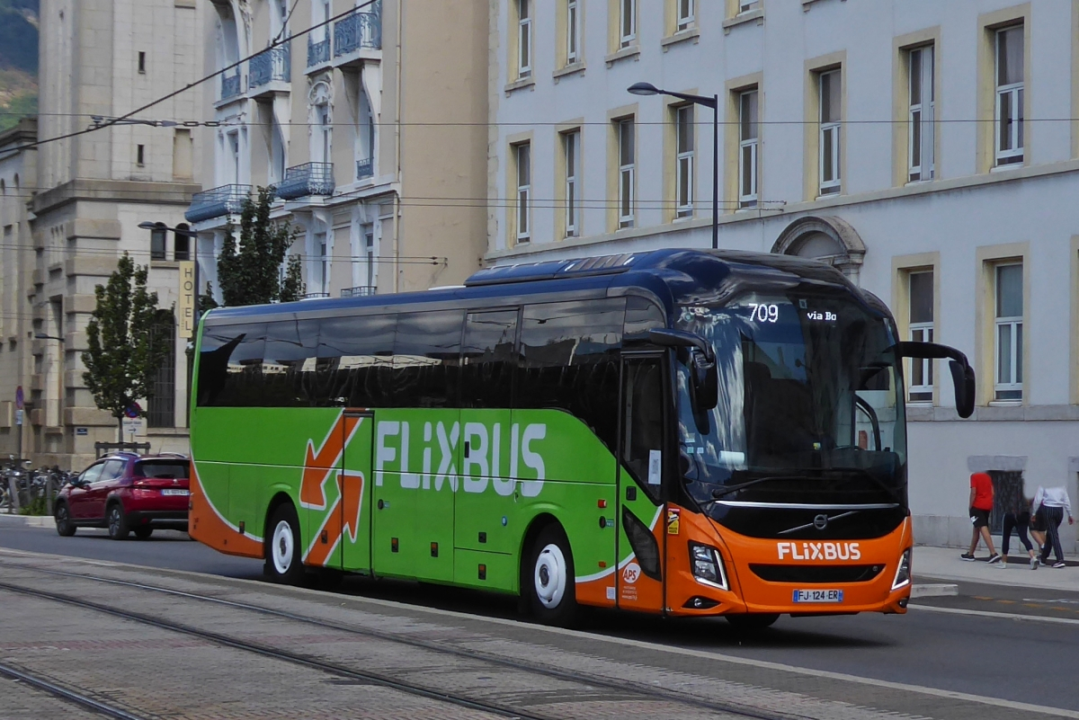 Volvo 9900, vom Flixbus, aufgenommen nahe dem Bahnhof von Grenoble 09.2022
