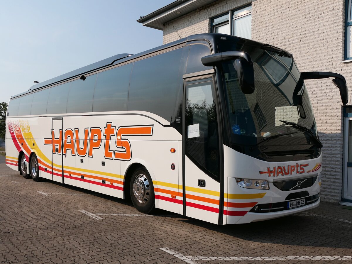 Volvo 9900 von Haupts aus Deutschland im Gewerbegebiet Sassnitz am 08.08.2020