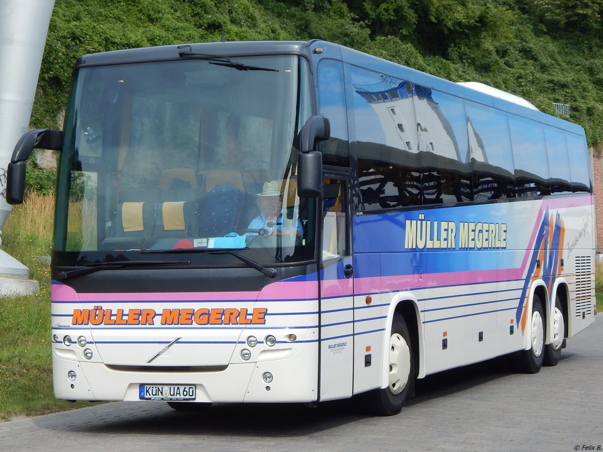Volvo 9900 von Müller Megerle aus Deutschland im Stadthafen Sassnitz am 30.08.2015