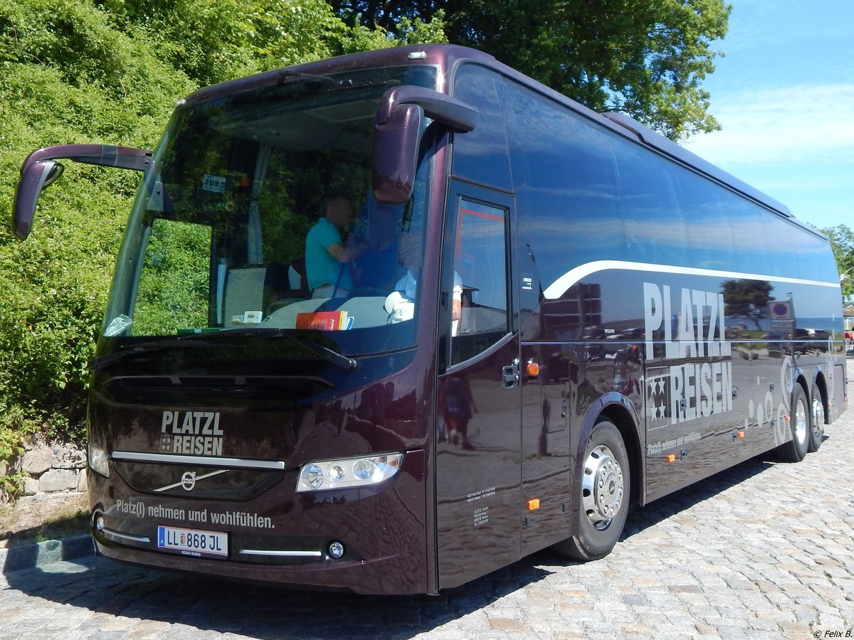 Volvo 9900 von Platzl Reisen aus Österreich im Stadthafen Sassnitz am 11.07.2015