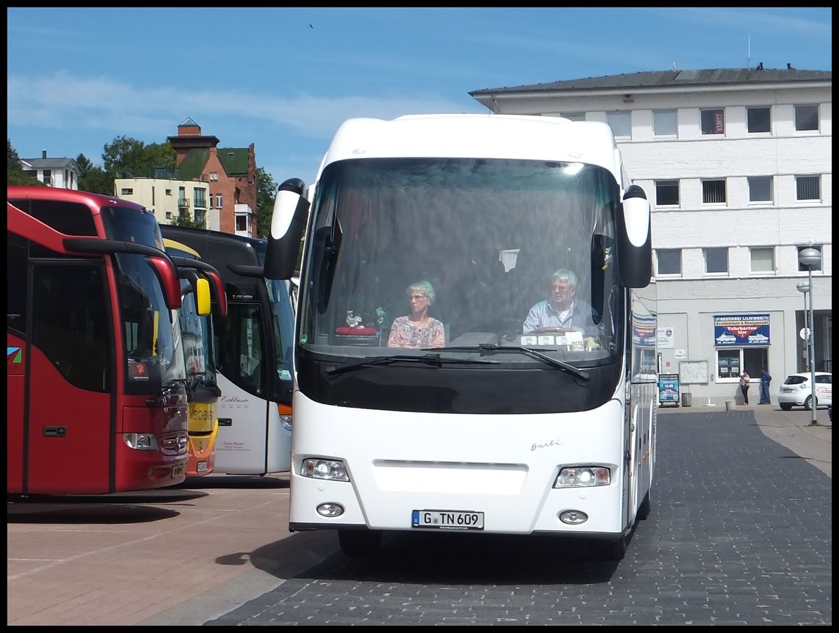 Volvo Barbi vom Omnibusbetrieb Torsten Nette aus Deutschland im Stadthafen Sassnitz am 24.06.2014