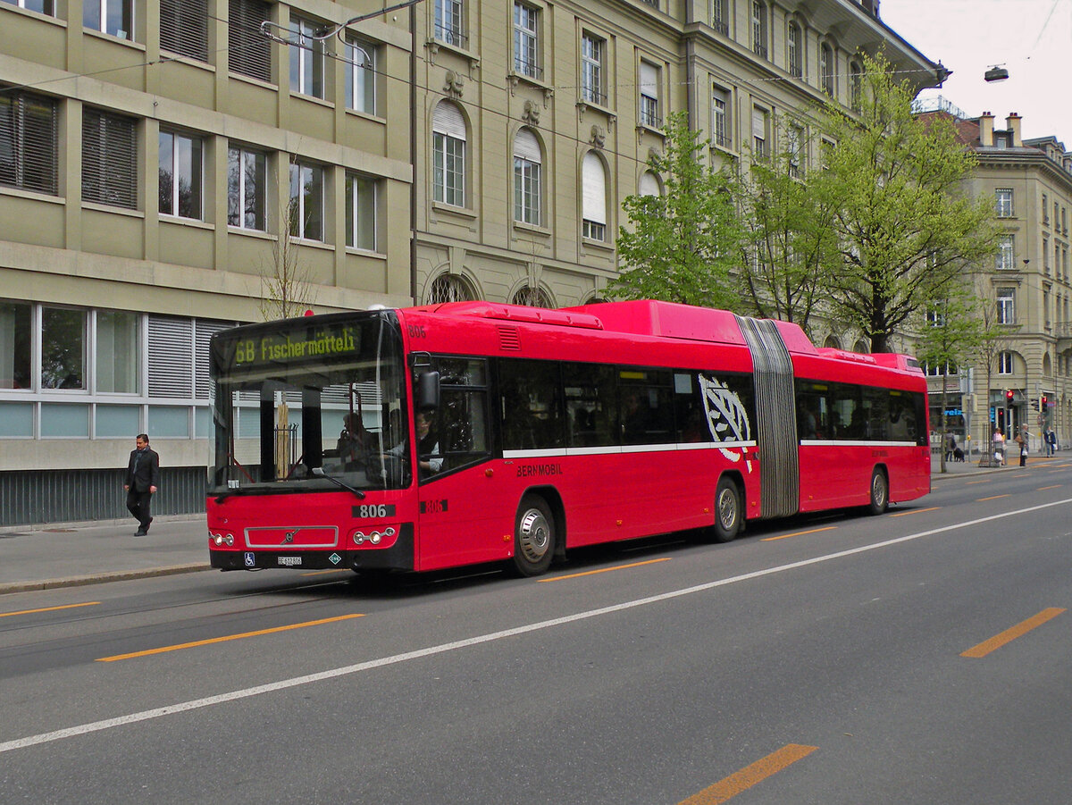 Volvo Bus 806, auf der Linie 6B, fährt durch die Bundesgasse. Die Aufnahme stammt vom 14.04.2011.