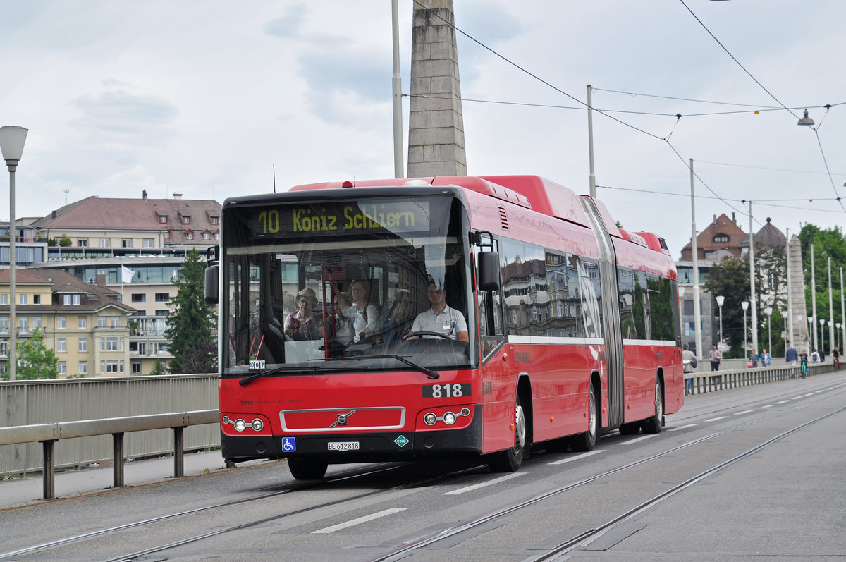 Volvo Bus 818, auf der Linie 10, überquert die Kornhausbrücke. Die Aufnahme stammt vom 09.06.2017.