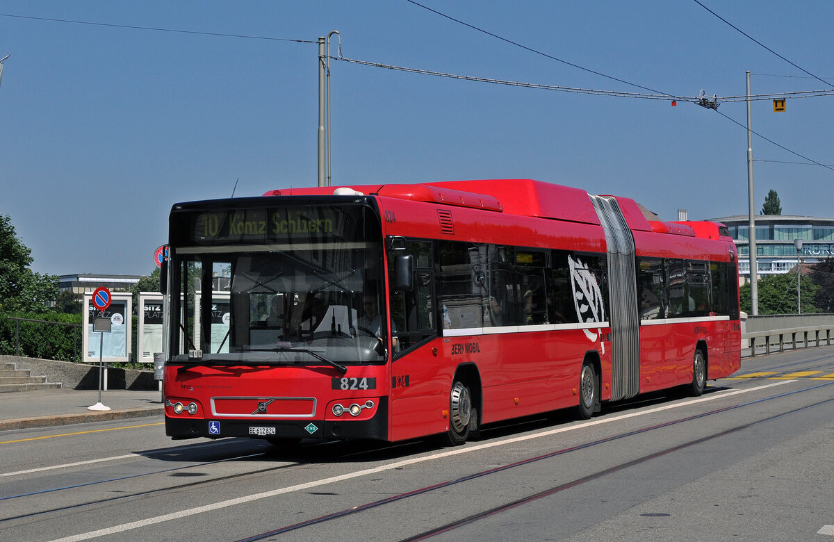 Volvo Bus 824, auf der Linie 10, überquert die Kornhausbrücke. Die Aufnahme stammt vom 05.08.2013.