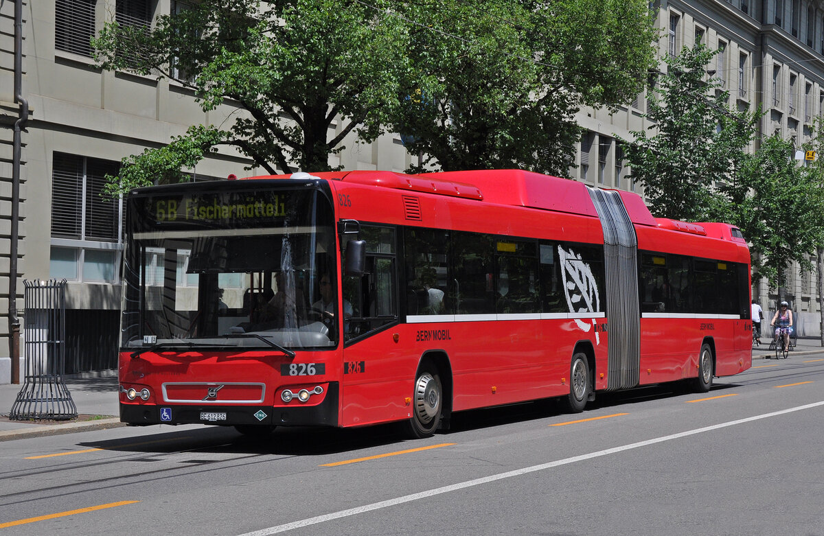 Volvo Bus 826, auf der Linie 6B, fährt durch die Bundesgasse. Die Aufnahme stammt vom 17.06.2013.