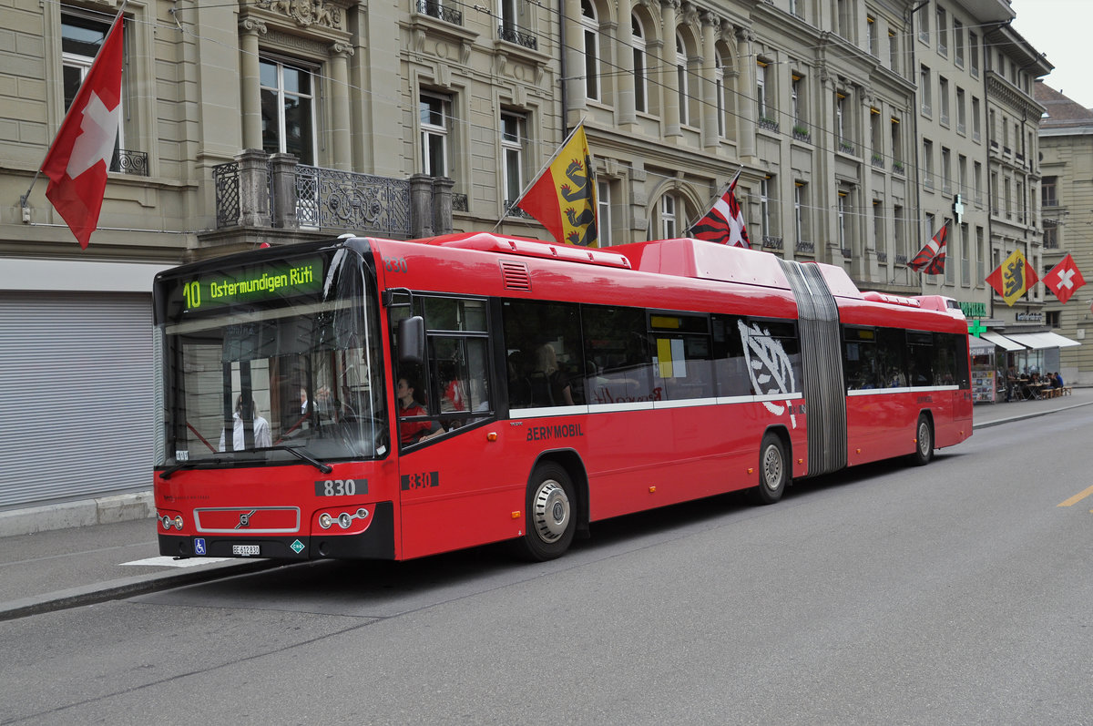 Volvo Bus 830, auf der Linie 10, bedient die Haltestelle Bubenbergplatz. Die Aufnahme stammt vom 09.06.2017.
