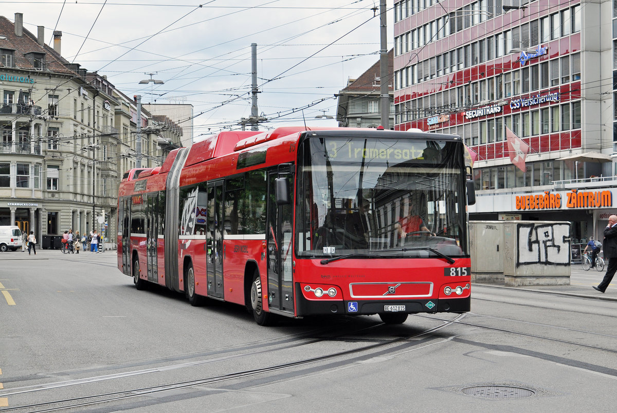 Volvo Bus 830, auf der Tramersatz Linie 3, fährt zur Haltestelle beim Bahnhof Bern. Die Aufnahme stammt vom 09.06.2017.