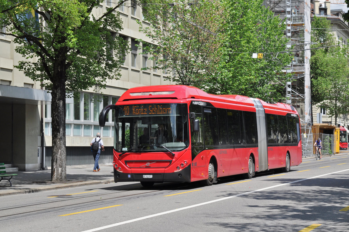 Volvo Bus 877, auf der Linie 10, fährt durch die Bundesgasse. Die Aufnahme stammt vom 22.05.2018.