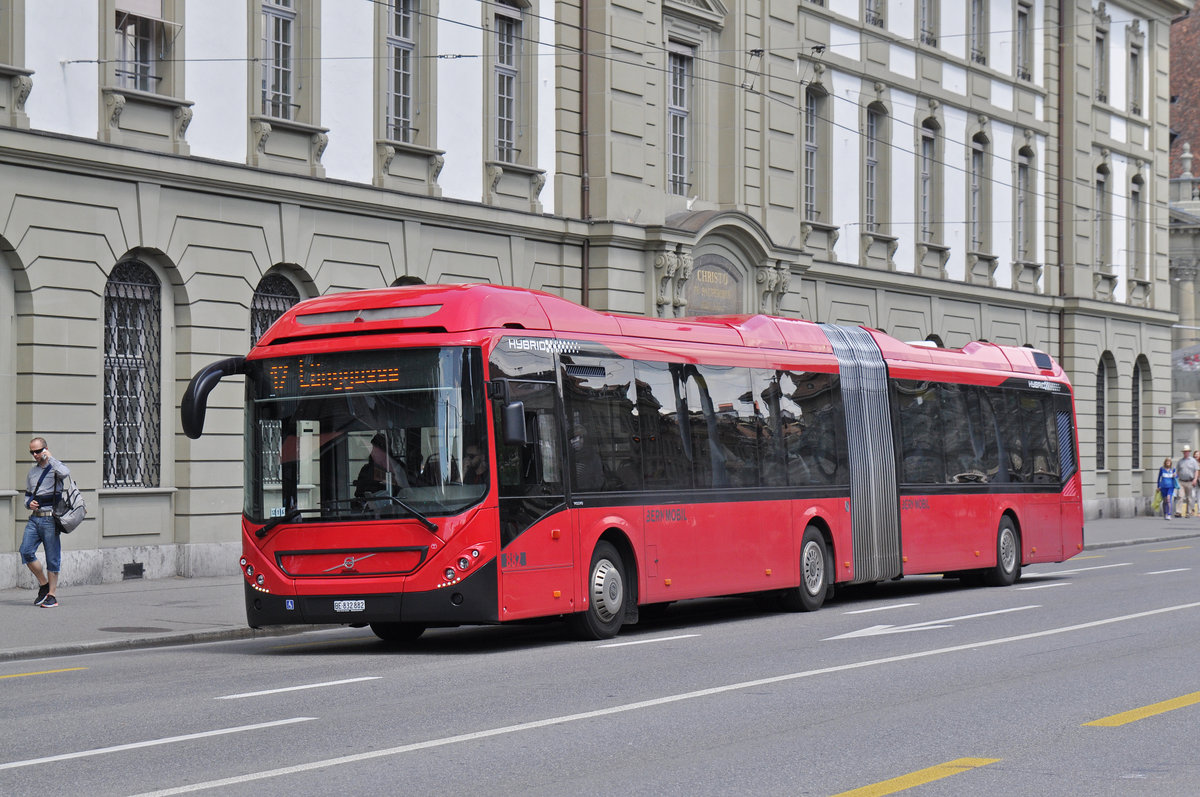 Volvo Bus 882, auf der Linie 12, fährt Richtung Bubenbergplatz. Die Aufnahme stammt vom 22.05.2018.