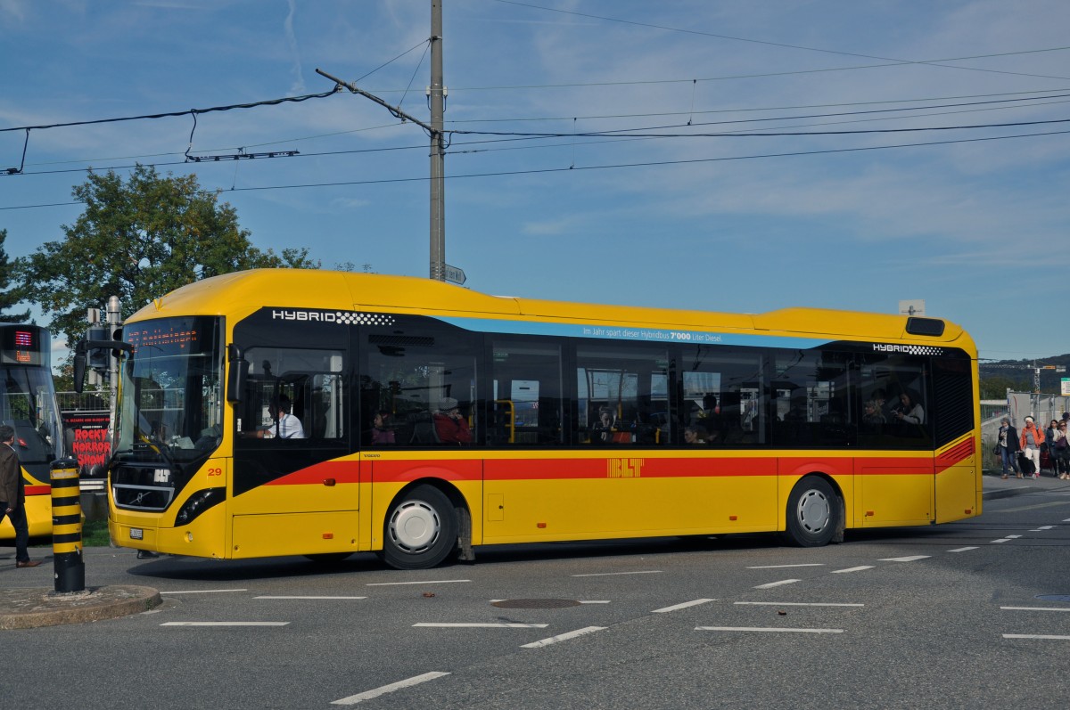 Volvo Hybrid Bus 29 auf der Linie 47 hat die Haltestelle Dreispitz verlassen. Die Aufnahme stammt vom 14.10.2014.