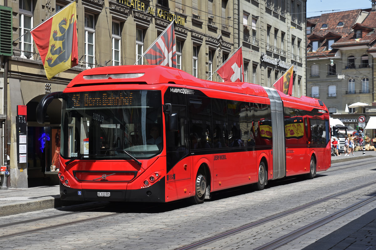 Volvo Hybrid Bus 885, auf der Linie 12, bedient die Haltestelle Bärenplatz. Die Aufnahme stammt vom 25.06.2019.