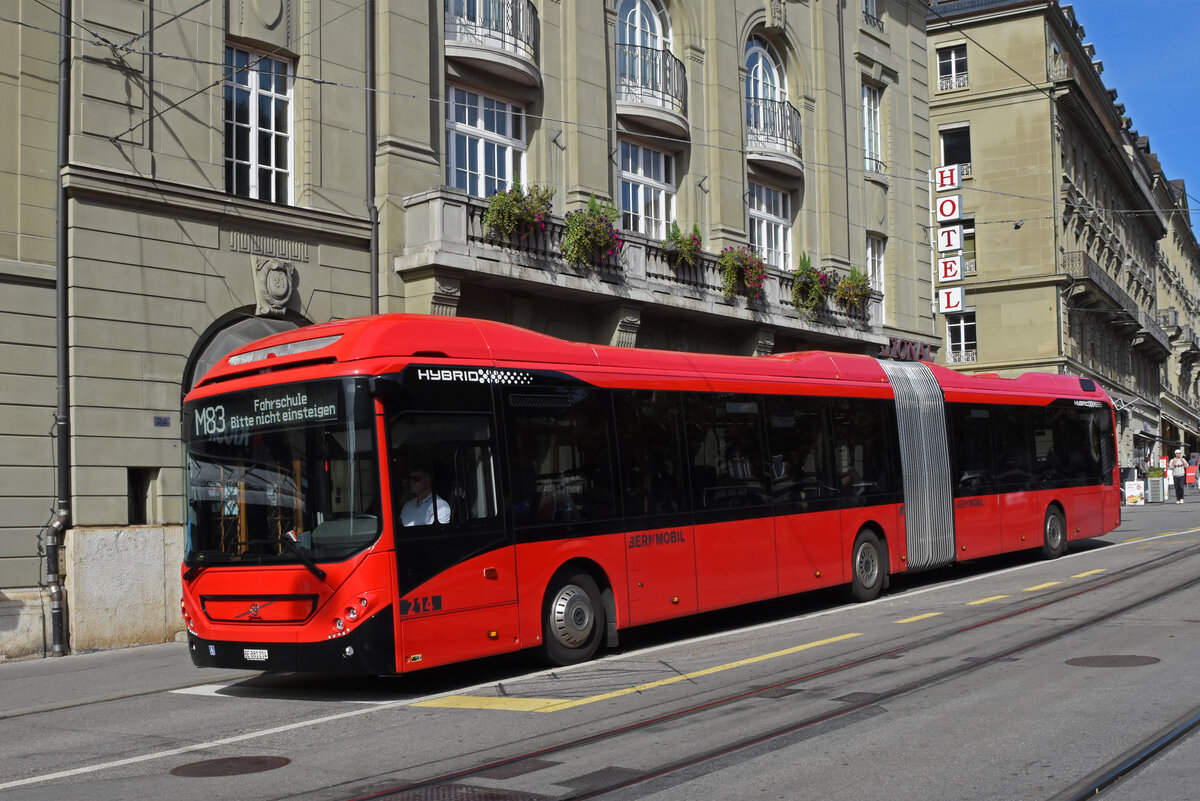 Volvo Hybridbus 214 verlässt am 04.10.2022 mit der Fahrschule die Haltestelle Hirschengraben.