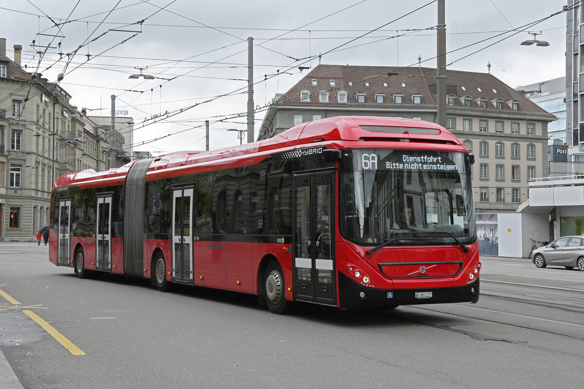 Volvo Hybridbus 227 verlässt als Dienstfahrt die Linie 6A und fährt über den Bubenbergplatz.