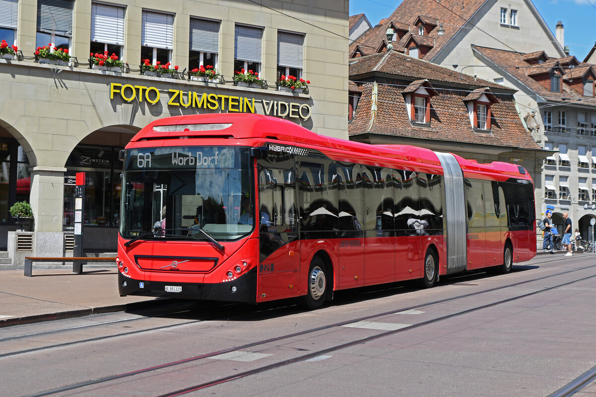 Volvo Hybridbus 229, auf der Linie 6A, bedient am 20.07.2023 die Haltestelle Zytglogge beim Casinoplatz.