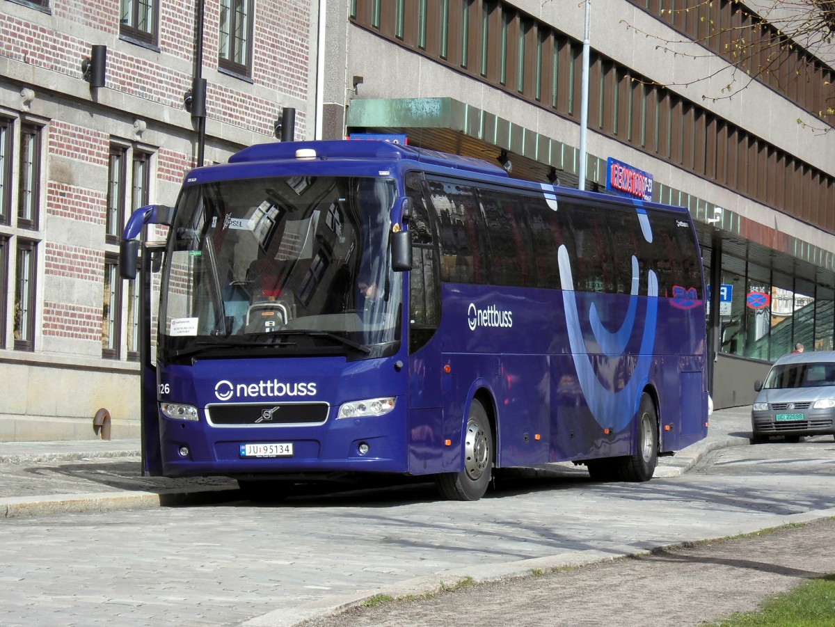 Volvo Reisebus am 07.04.14 in Bergen (Norwegen).