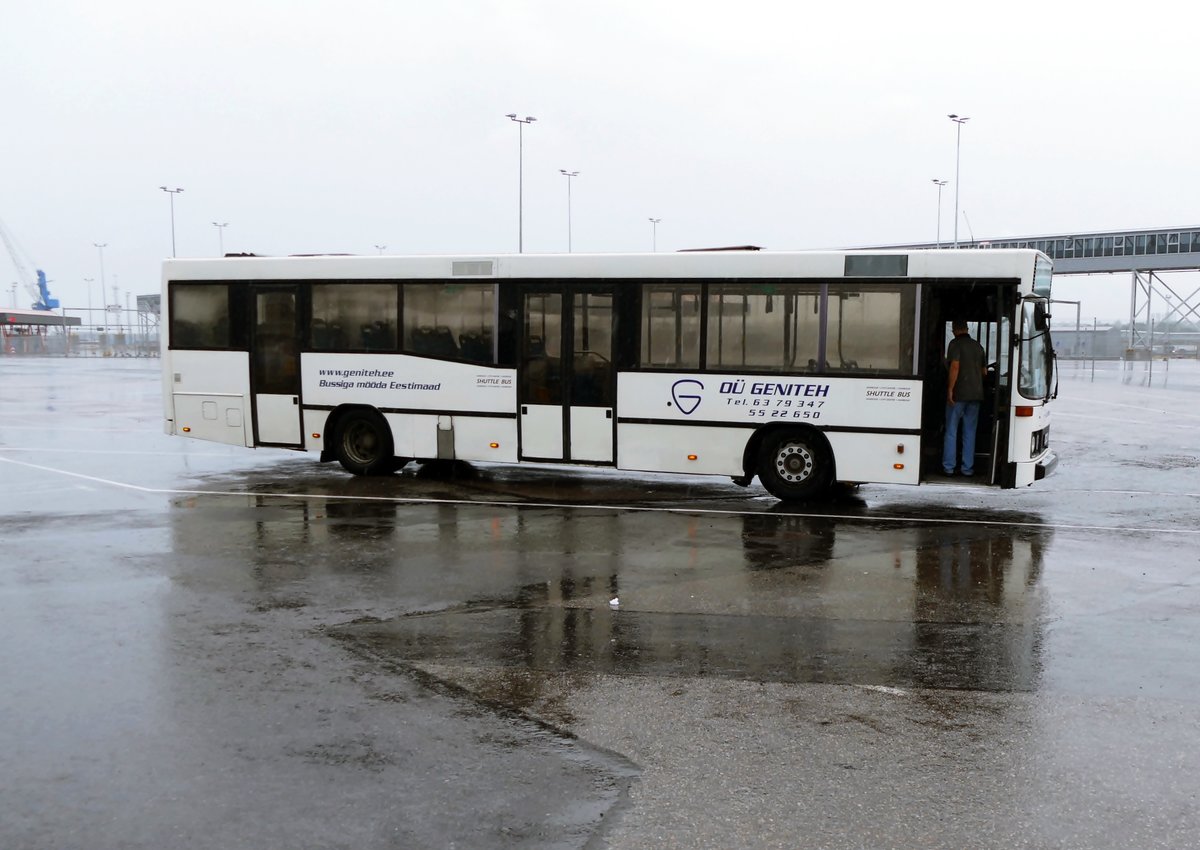 Volvo Stadtbuss Carrus K204 City von 'OÜ Geniteh', am Hafen von Tallinn im August 2017.