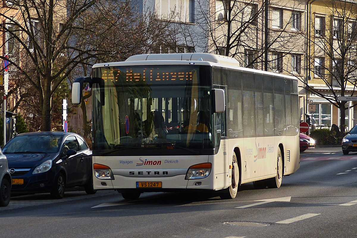 VS 1247, Setra S 415 NF von Voyages Simon, aufgenommen in den Straßen von Ettelbrück.