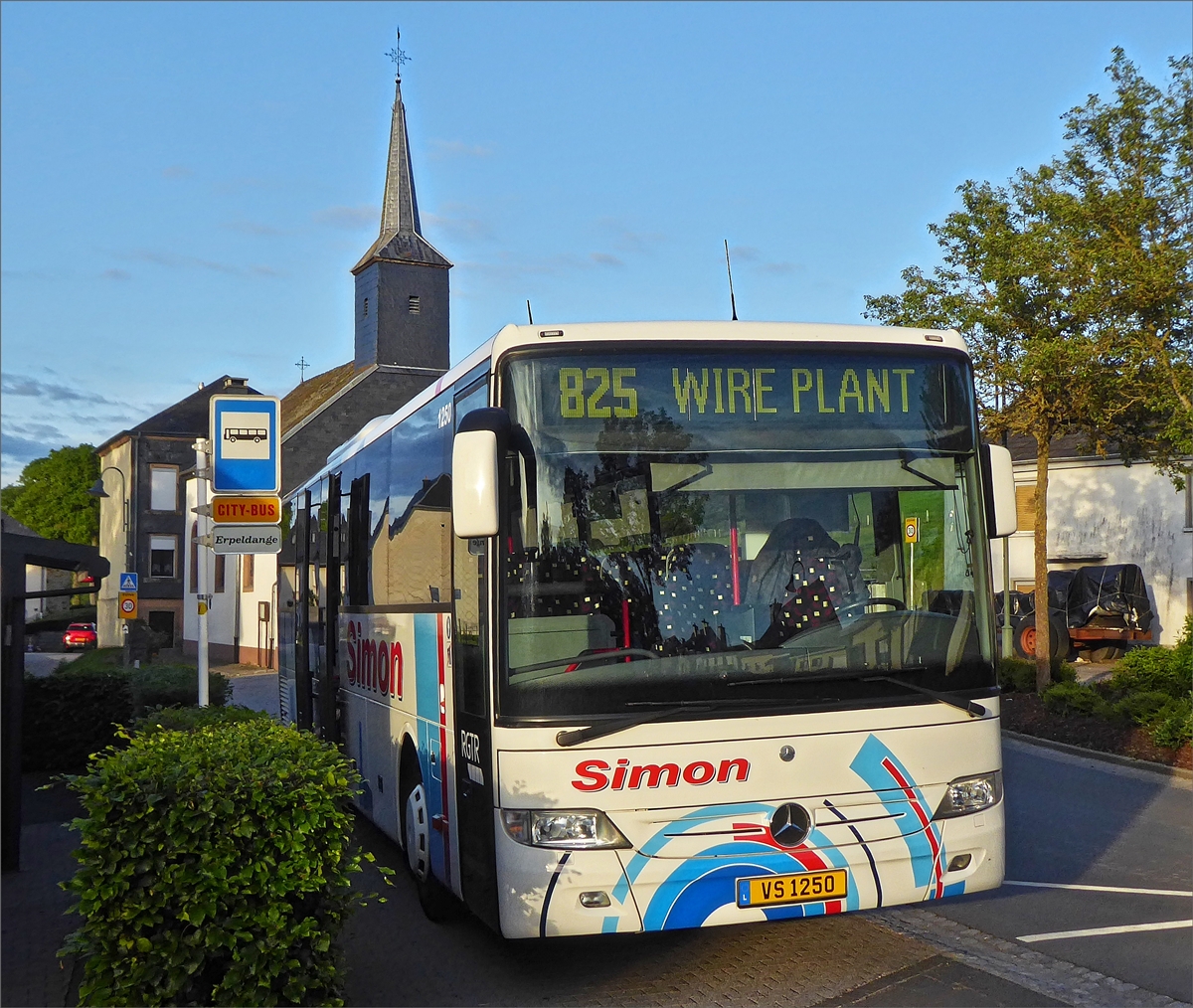 VS 1250, Integro von Voyages Simon im neuen Anstrich, gesehen am 31.05.19 in Erpeldange.