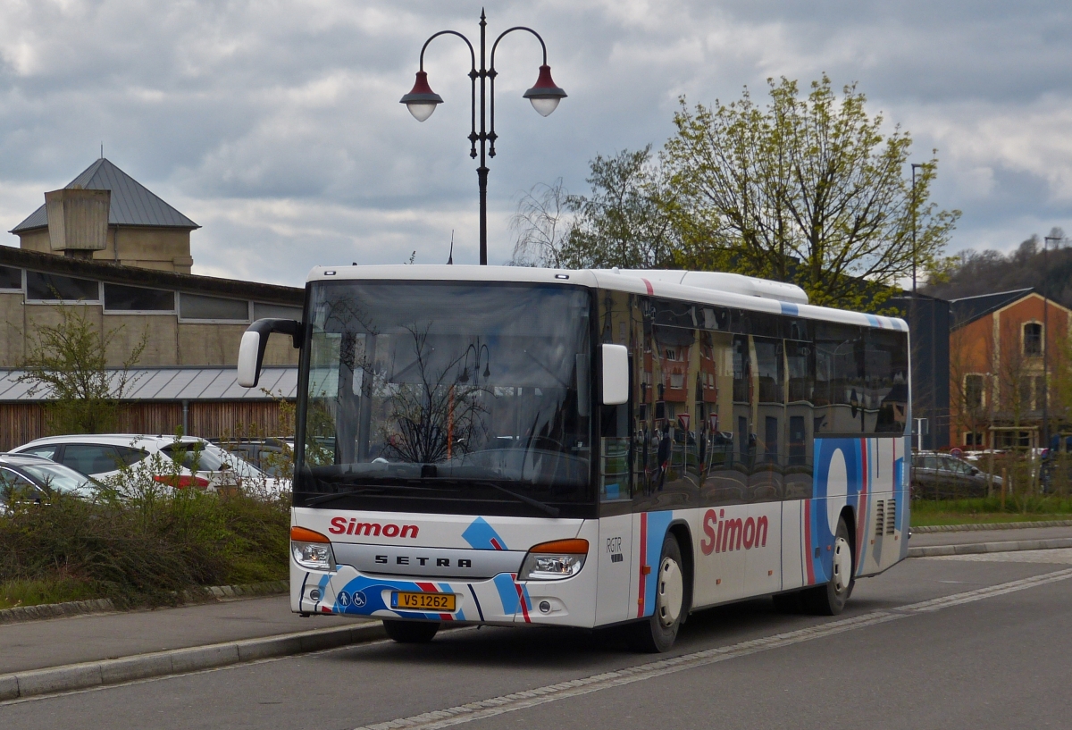 VS 1262, Setra S 415 LE von Voyages Simon, gesehen am Bahnhof in Diekirch. 13.04.2021