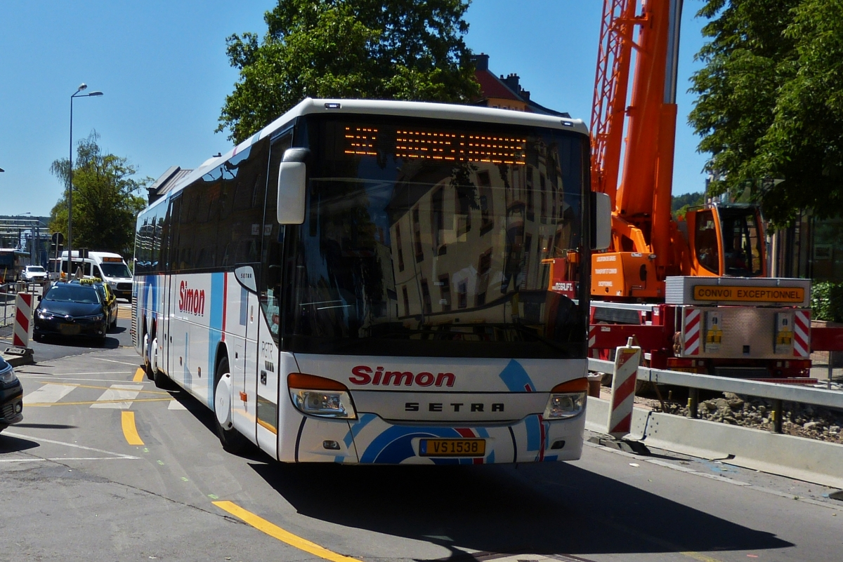 VS 1538, Setra S 418 Le, von Voyages Simon kommt mir am Bahnhof von Ettelbrck entgegen. 21.07.2020