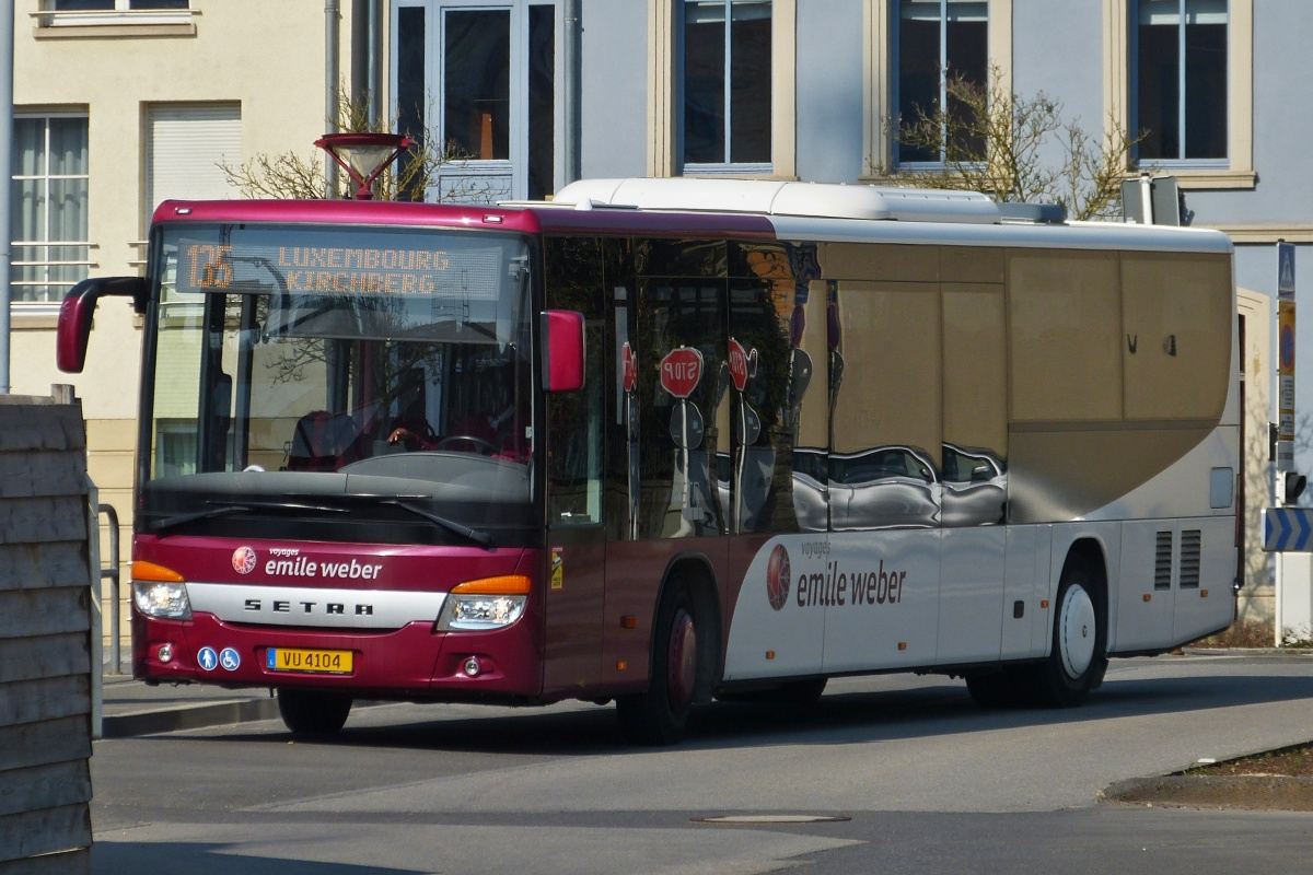 VU 4104, Setra S 415 LE von Emile Weber, ist soeben am Busbahnhof in Grevenmacher angekommen. 03.2022 
