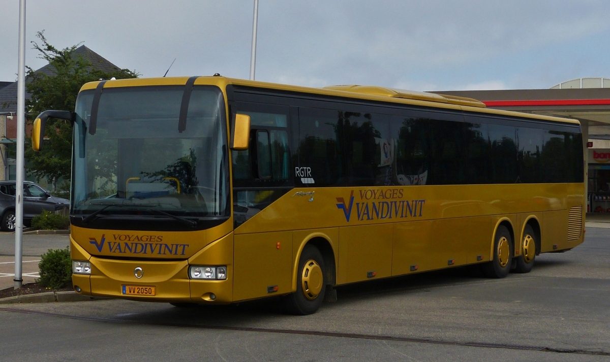 VV 2050, Irisbus Arway von Vandivinit, abgestellt auf einem Parkplatz in Marnach. 03.07.2017