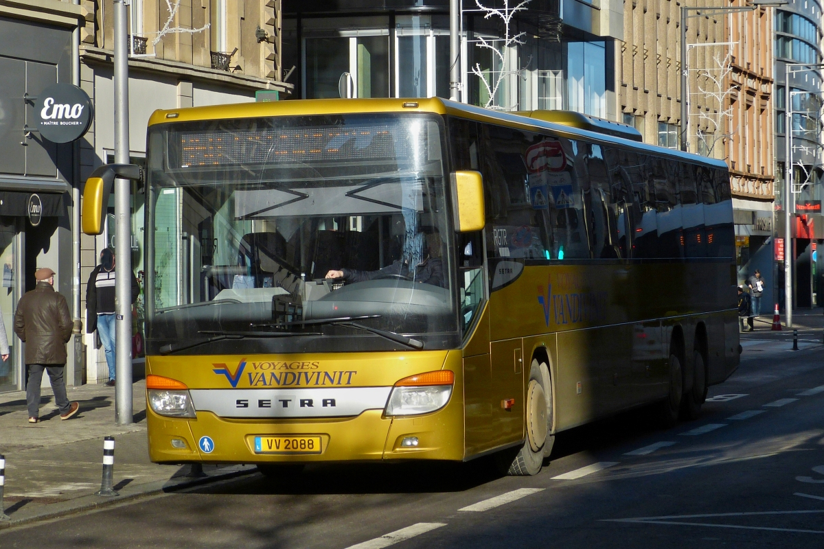 VV 2088, Setra S 419 UL, von Voyages Vandivinit, gesichtet in der Stadt Luxemburg. 04.12.2019