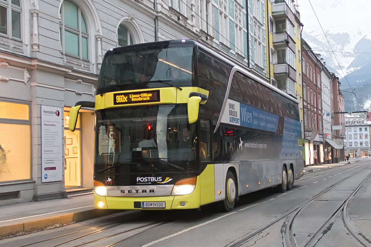VVT Linie 960X (Expreßbus Lienz-Innsbruck) Setra S 431 DT von Postbus BD-14500 in der Bürgerstraße in Innsbruck. Aufgenommen 24.1.2019.