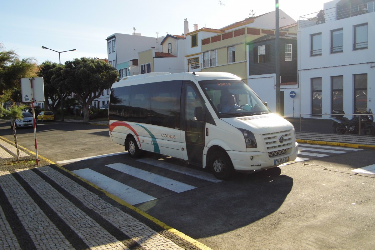 VW Kleinbus in Horta auf Insel Fajal Azoren