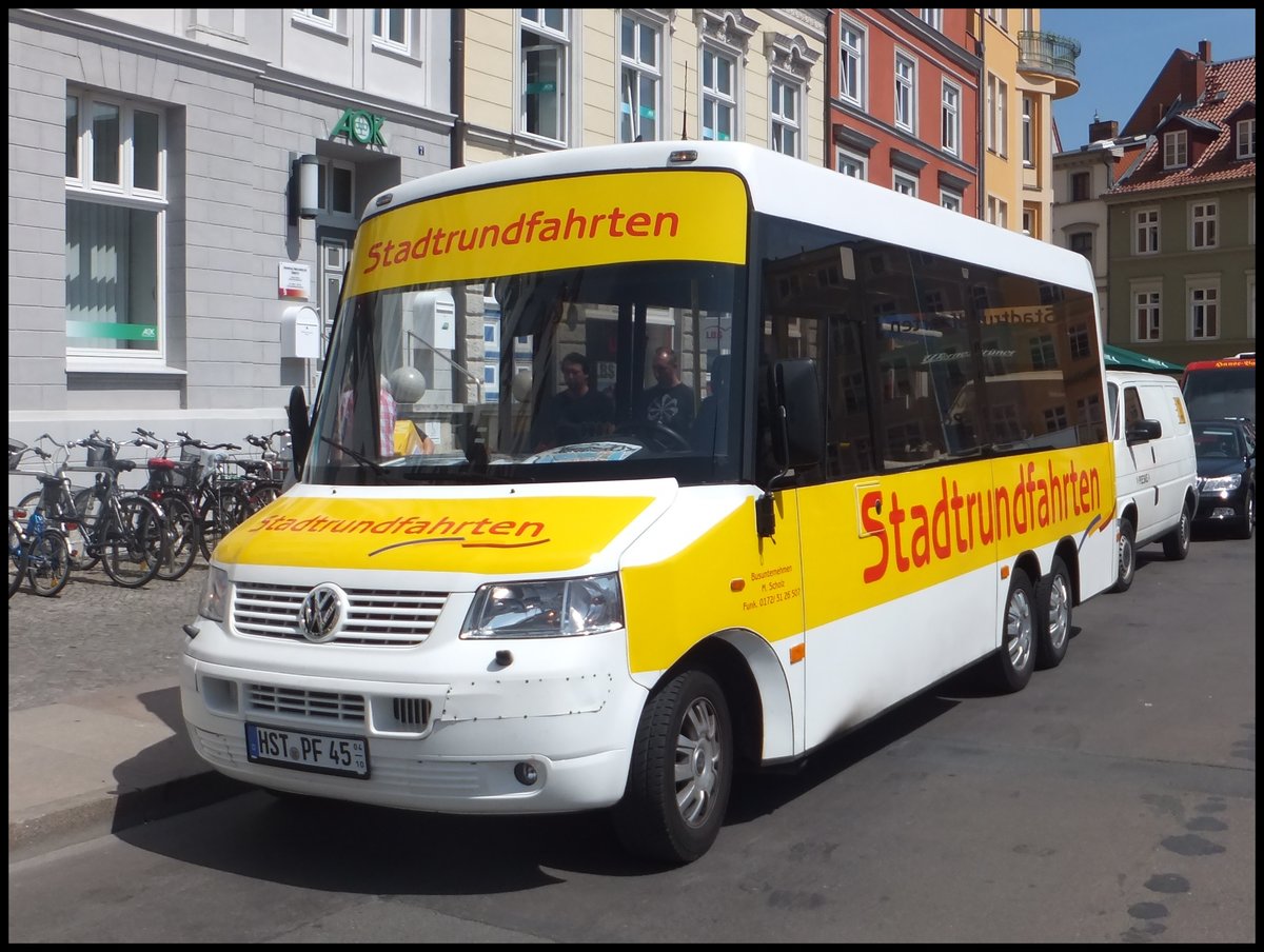 VW Kleinbus von Stadtrundfahrten Stralsund in Stralsund am 10.06.2014