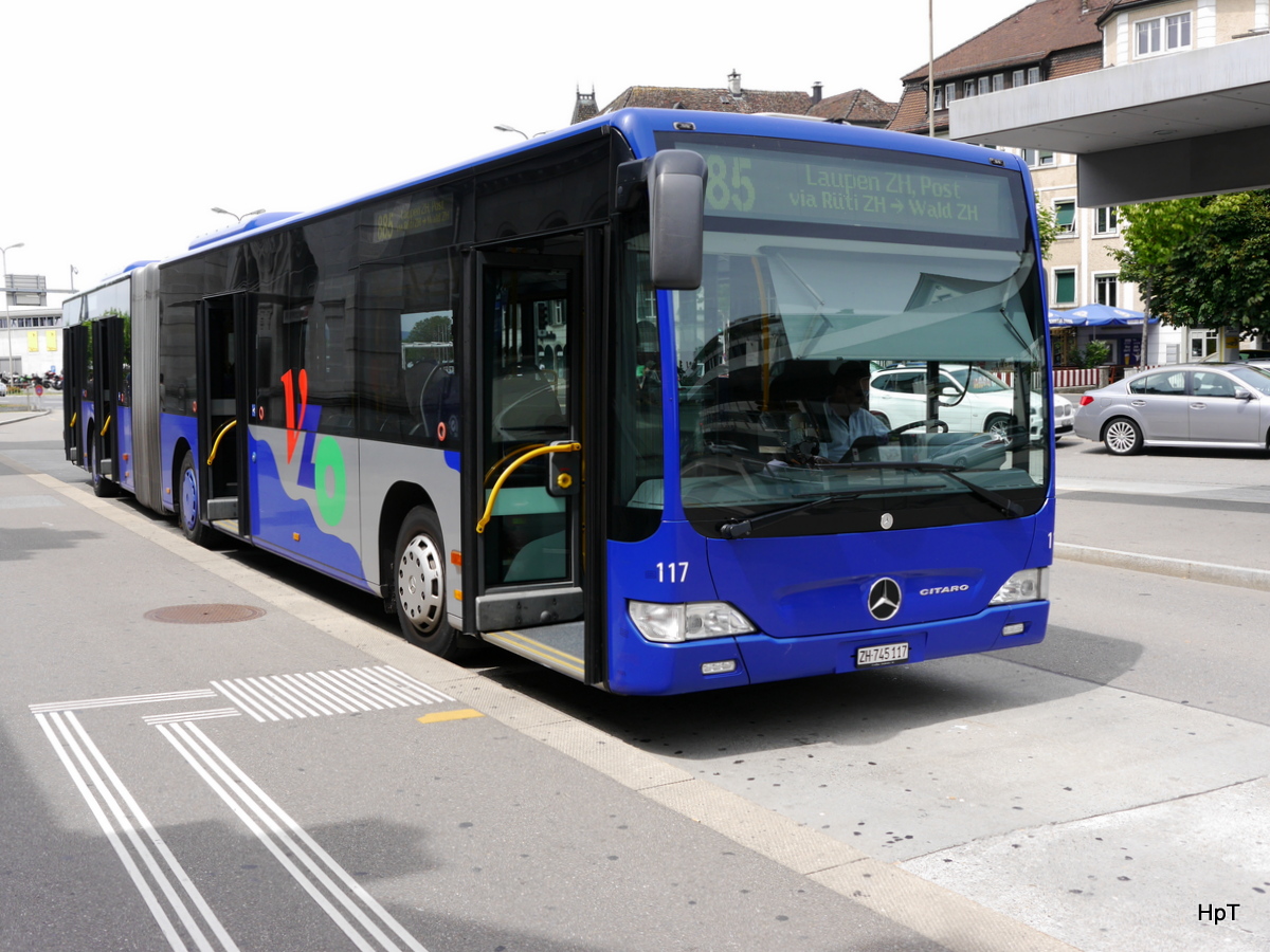VZO - Mercedes Citaro Nr.117  ZH 745117 vor dem Bahnhof in Rapperswil am 19.07.2015