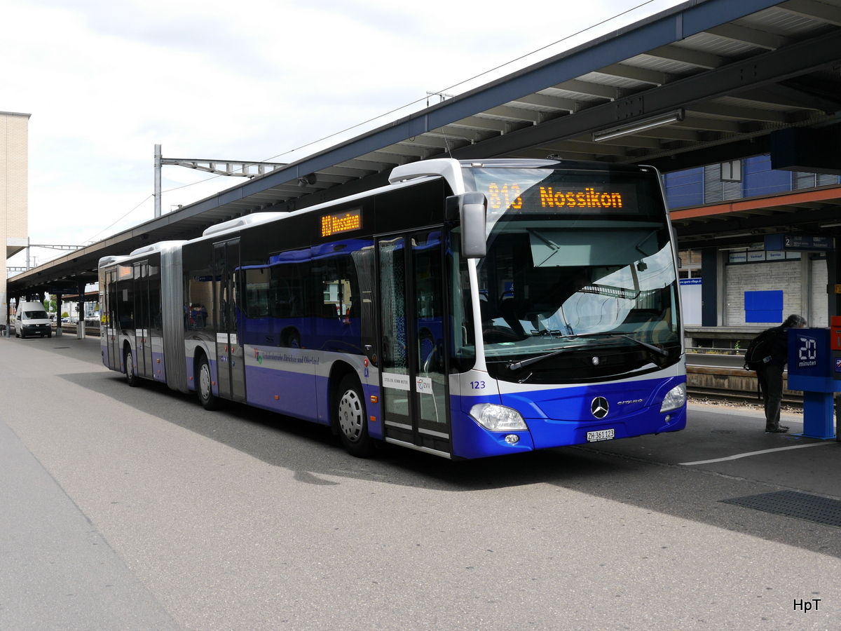 VZO - Mercedes Citaro Nr.123  ZH 361123 unterwegs auf der Linie 813 in Uster am 29.06.2016