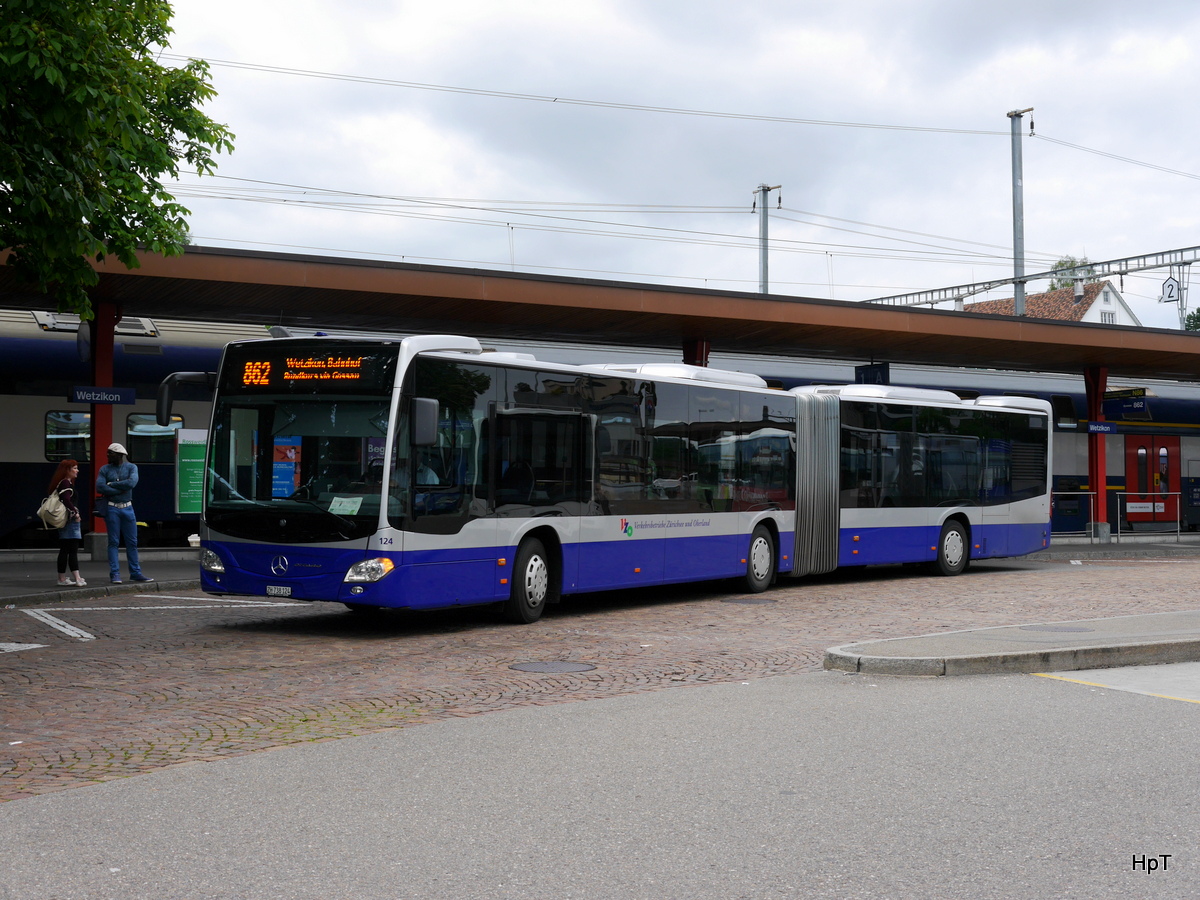 VZO - Mercedes Citaro Nr.124  ZH 738124 unterwegs auf der Linie 862 beim Bahnhof Wetzikon am 29.06.2016