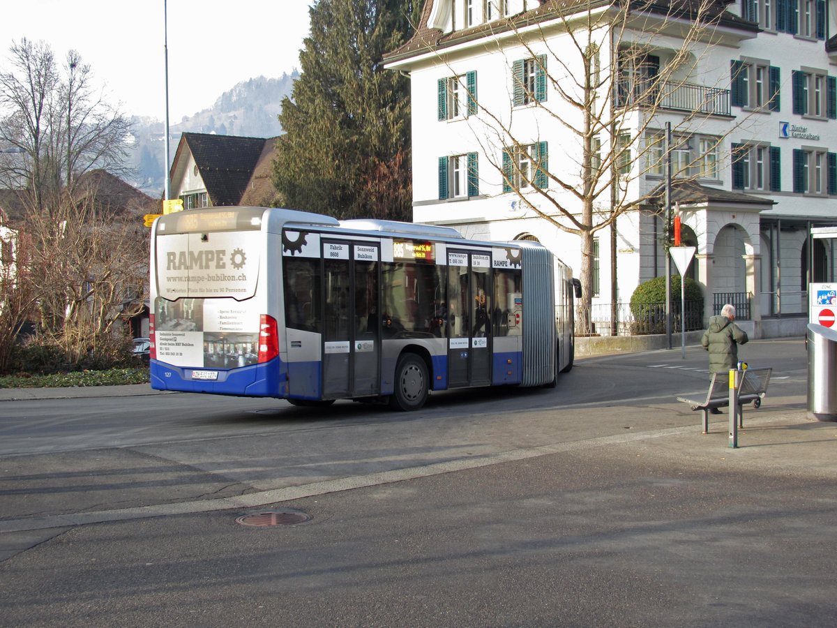 VZO-Mercedes Citaro Nr.127 verlässt den Bahnhof Wald am 17.12.16