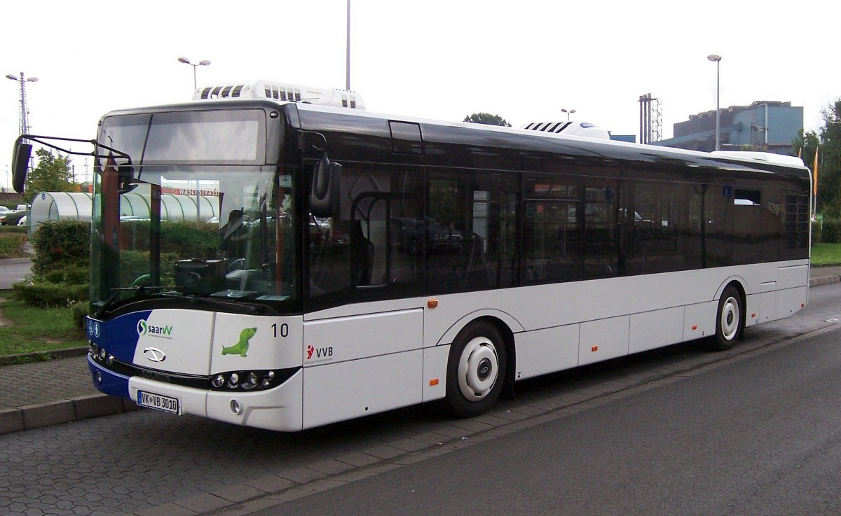 Wagen 10 der VVB, ein Solaris Urbino 12 III, im September 2013.