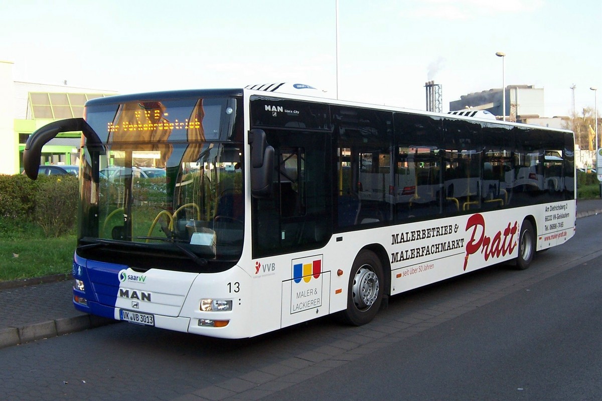 Wagen 13 der Völklinger Verkehrsbetriebe, MAN LC 323, seit Januar 2014 im Einsatz,
steht am 28.03.2014 in der Schlachthofstr.
