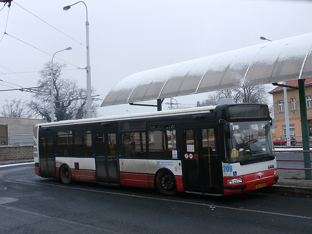 Wagen 209 der DPCHJ, Renault Agora - in Tschechien Karosa-Renault Citybus - in Chomutov.  Dieser Bus war der erste niederflur Bus auf der Stadtlinien in Chomutov. (21.1.2015)